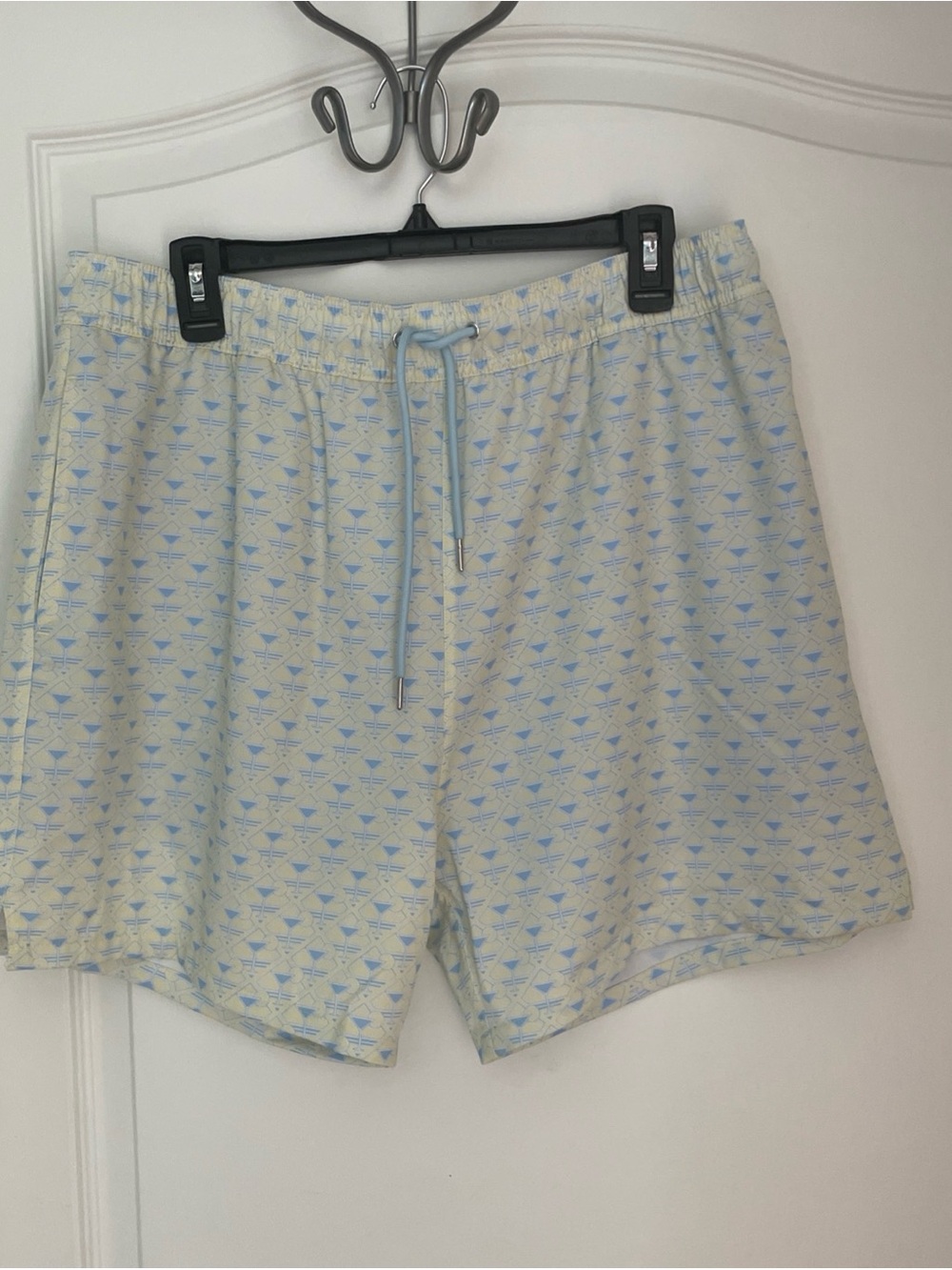 ROBERT GRAHAM NWT Mens XL Martini Tower Yellow Golf Clubs Swim Trunks NWT